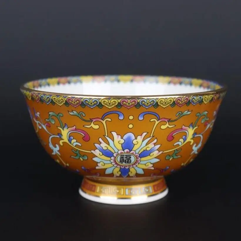 Exquisite Old Chinese porcelain color hand painted flowers bowl
Exquisite Old Chinese porcelain color hand painted flowers bowl