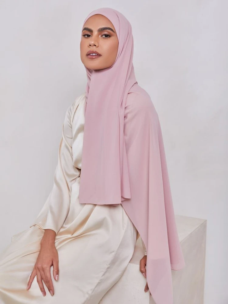 Big Size Chiffon Hijabs Scarf Wrap Women Solid Color Shawl Islamic Shawls Headband Muslim Hijabs Headscarf Scarves 70 * 200CM
Big Size Chiffon Hijabs Scarf Wrap Women Solid Color Shawl Islamic Shawls Headband Muslim Hijabs Headscarf Scarves 70 * 200CM