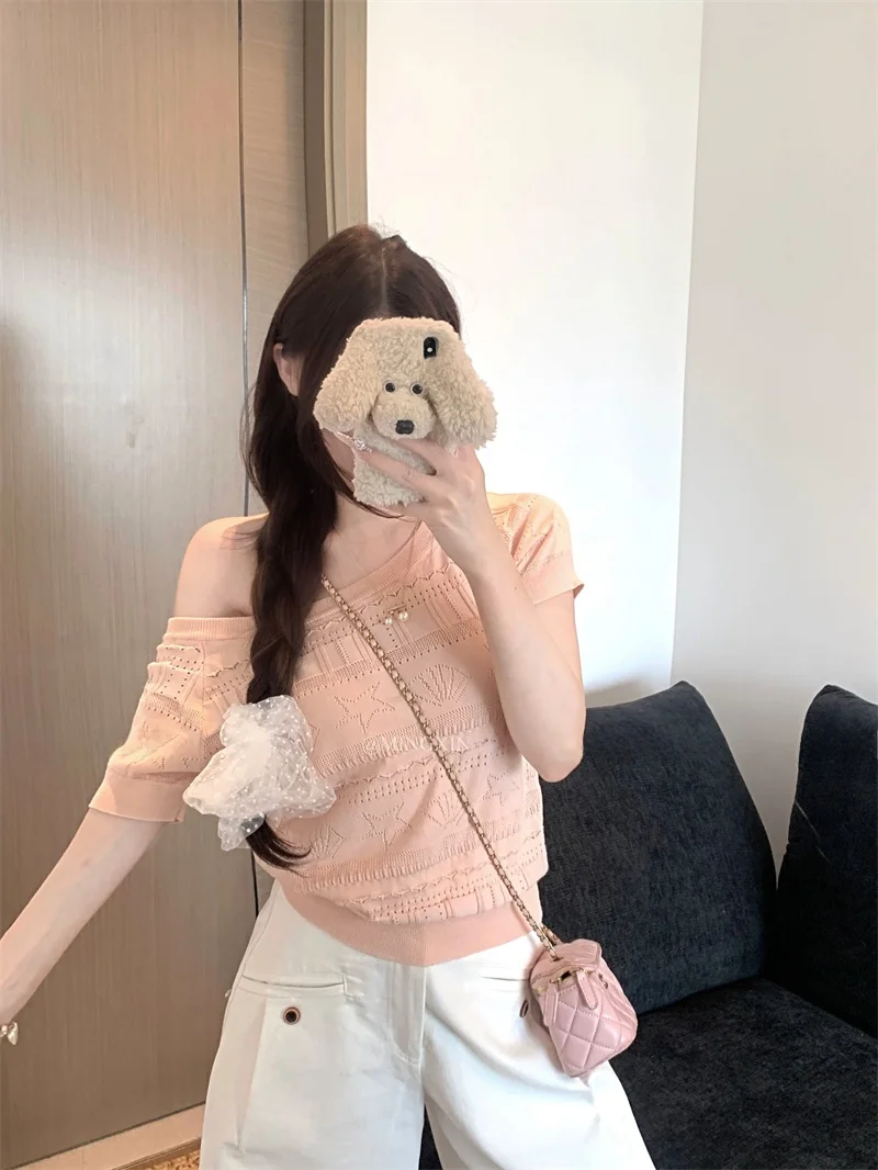 Kumikumi Spicy Girl Style Pink Slant Shoulder Hollow out Short Sleeve Knitted Top Women's Summer Casual Versatile Loose Fit
Kumikumi Spicy Girl Style Pink Slant Shoulder Hollow out Short Sleeve Knitted Top Women's Summer Casual Versatile Loose Fit