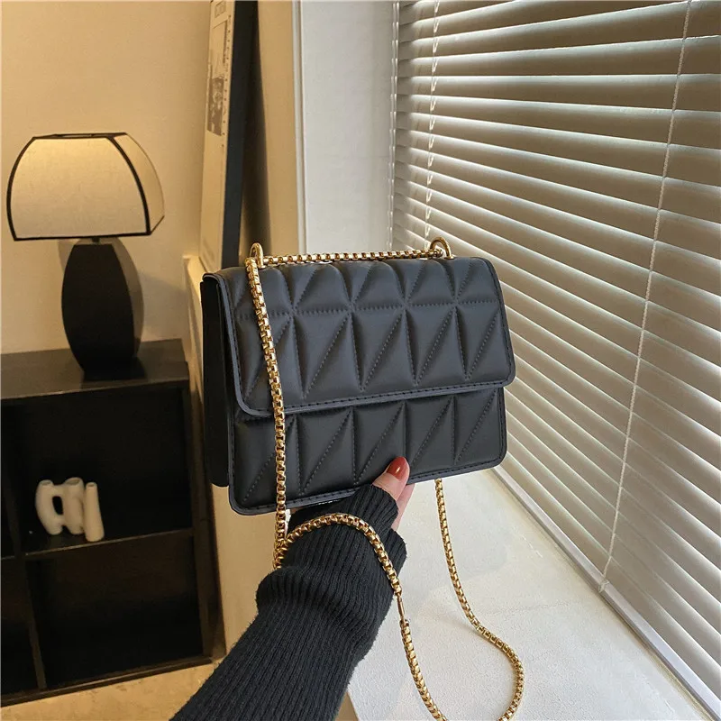 Fashion Metal Chain Shoulder Bag Solid Pu Leather Ladies Handbags Designer Crossbody Bags For Women
Fashion Metal Chain Shoulder Bag Solid Pu Leather Ladies Handbags Designer Crossbody Bags For Women