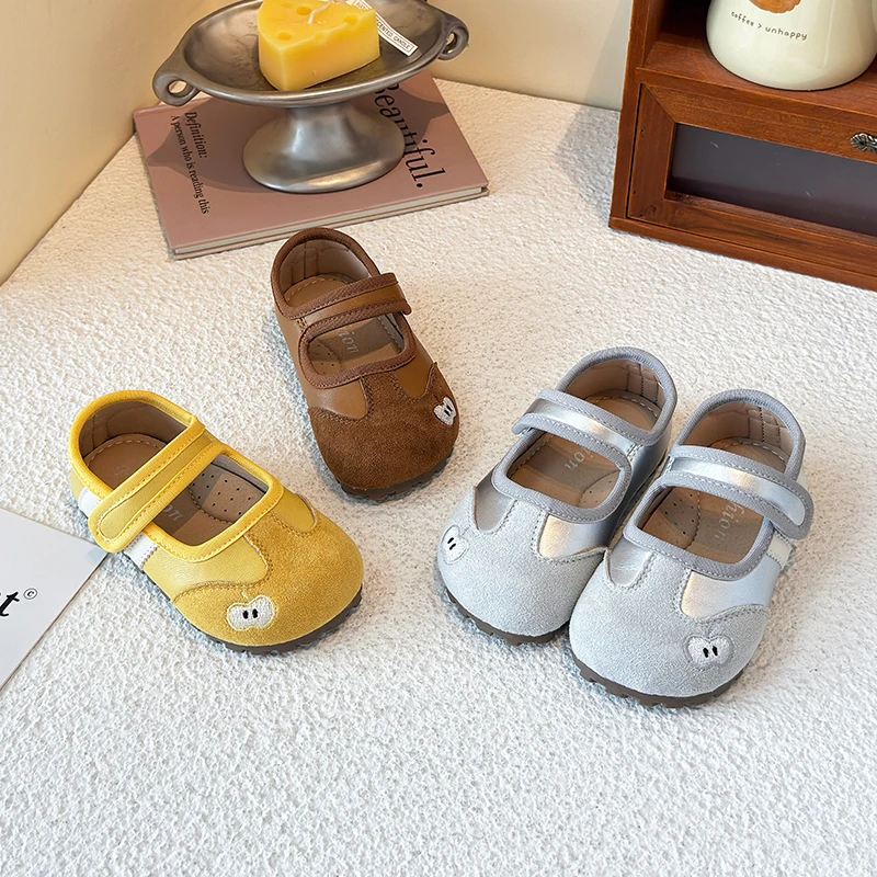 Kids Flat Shoes Striped Trendy Girls Leather Shoes with Cute Apples 2025 Autumn New Children Fashion Casual Shoes Soft Bottom
Kids Flat Shoes Striped Trendy Girls Leather Shoes with Cute Apples 2025 Autumn New Children Fashion Casual Shoes Soft Bottom