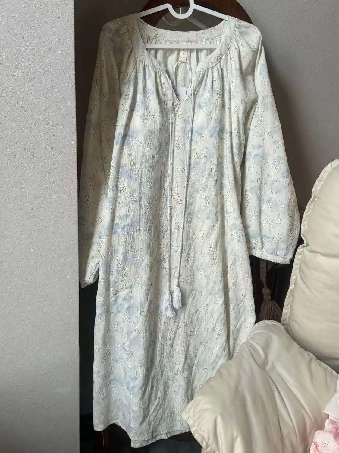 Осень-зима, ночная рубашка, женская ночная рубашка в китайском стиле с тушью и длинными рукавами, домашняя одежда, пижамы средней длины, ночные рубашки, одежда для сна, хит продаж
Осень-зима, ночная рубашка, женская ночная рубашка в китайском стиле с тушью и длинными рукавами, домашняя одежда, пижамы средней длины, ночные рубашки, одежда для сна, хит продаж