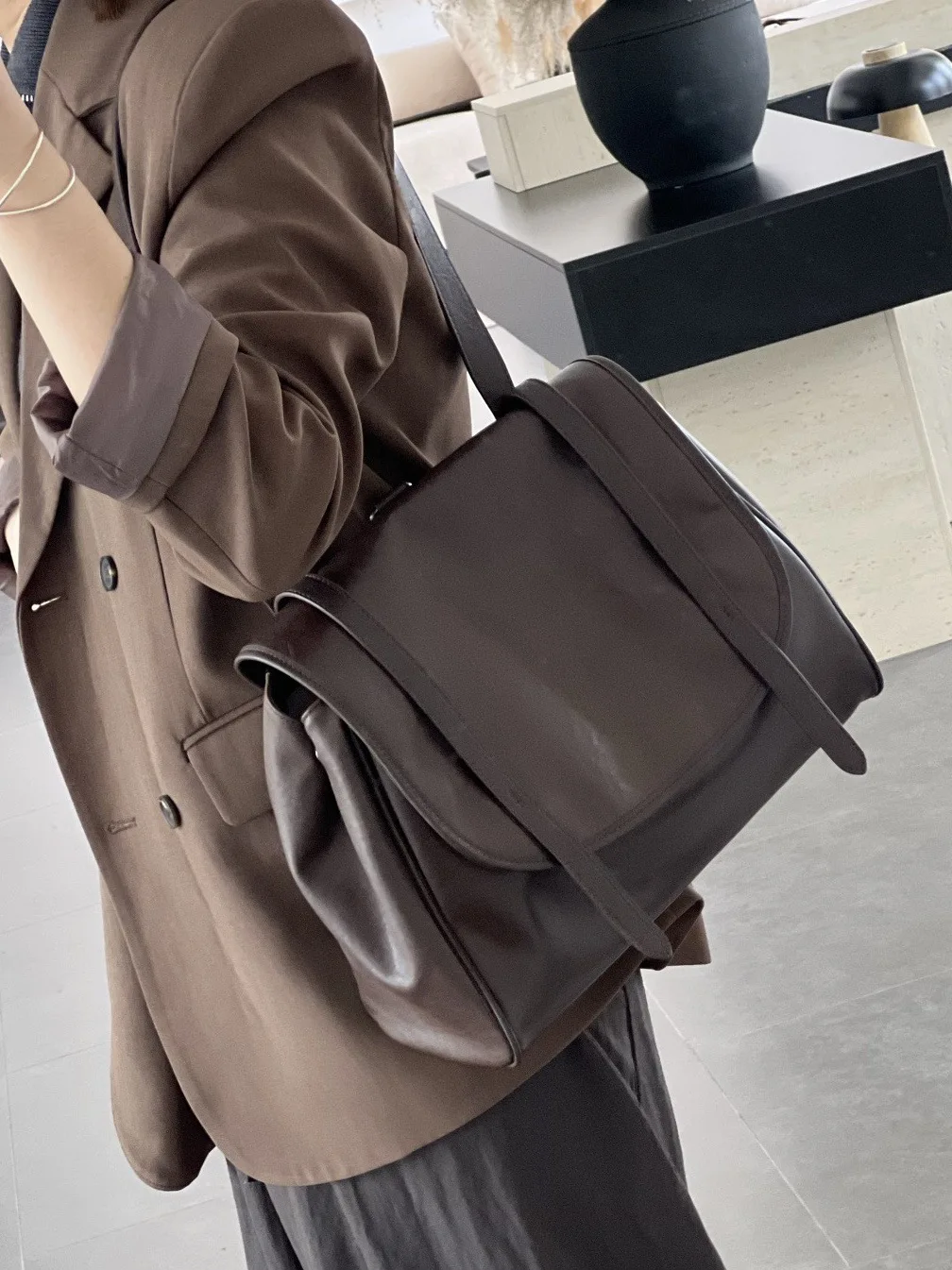 MISMAN новая многослойная дубленая сумка из воловьей кожи большой емкости для пригородных поездок с двойным ремешком Briti Sle exjena
MISMAN новая многослойная дубленая сумка из воловьей кожи большой емкости для пригородных поездок с двойным ремешком Briti Sle exjena