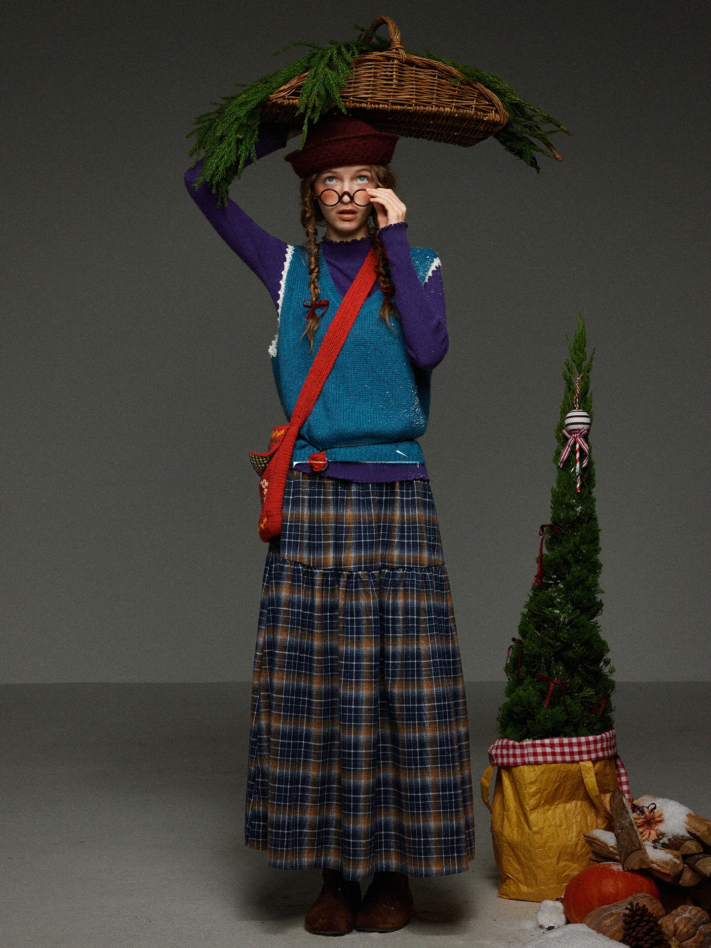 Женский вязаный жилет в стиле ретро с многослойными кружевными вставками, весенний дизайн, свободный крой, верхняя одежда для повседневной носки, круглый вырез
Женский вязаный жилет в стиле ретро с многослойными кружевными вставками, весенний дизайн, свободный крой, верхняя одежда для повседневной носки, круглый вырез