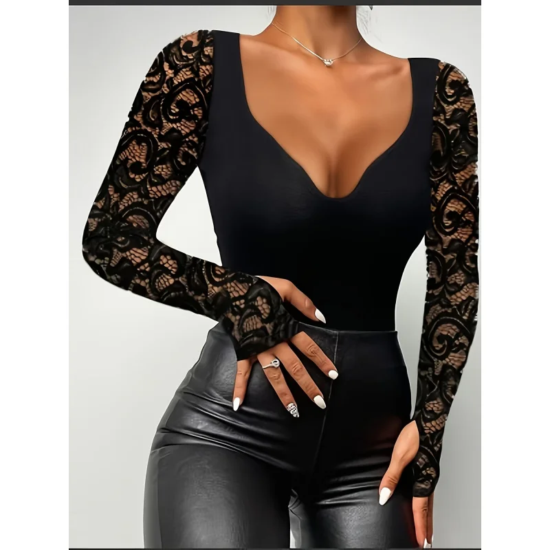 Lace-trimmed Irregular Long-sleeve Top
Lace-trimmed Irregular Long-sleeve Top