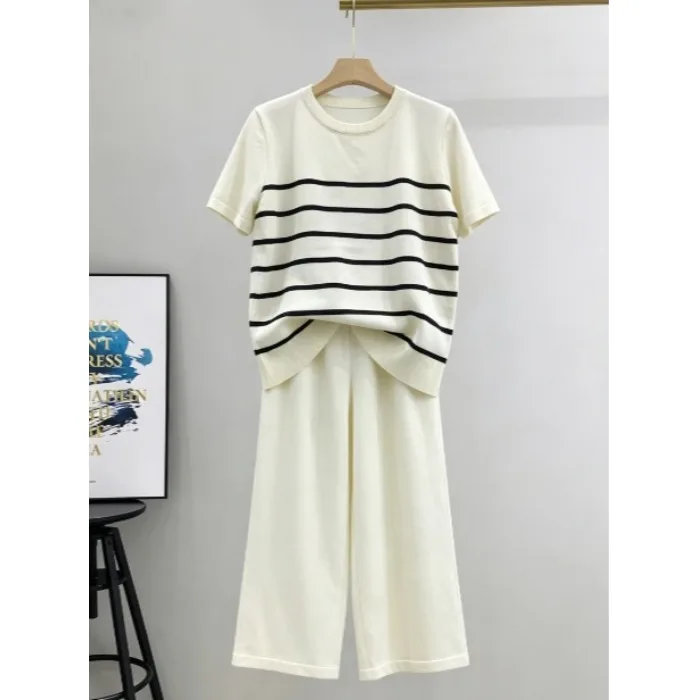 Summer New Women's Stripe round Neck Short Knitted Ice Silk Top Loose Wide Leg Pants Two Piece Set Commute Style Casual Sport...
Summer New Women's Stripe round Neck Short Knitted Ice Silk Top Loose Wide Leg Pants Two Piece Set Commute Style Casual Sport...