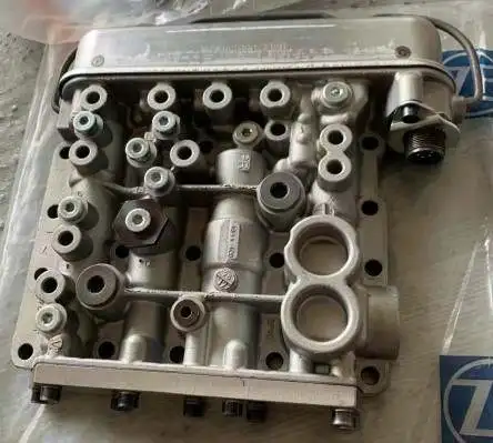 Original Factory 4644159347 SP100411 860116156 for Wheel Loader Spare PartsZ-F 4WG200 Transmission Control Valve
Original Factory 4644159347 SP100411 860116156 for Wheel Loader Spare PartsZ-F 4WG200 Transmission Control Valve