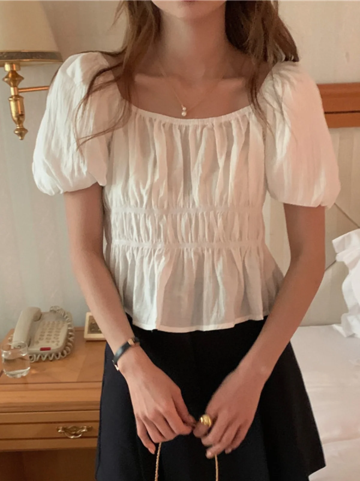 Sweet Short Sleeve Shirt Women's Korean Style Slim Fit Square Collar Top Bubble Sleeve Patchwork Pure Color Commute Fashion
Sweet Short Sleeve Shirt Women's Korean Style Slim Fit Square Collar Top Bubble Sleeve Patchwork Pure Color Commute Fashion
