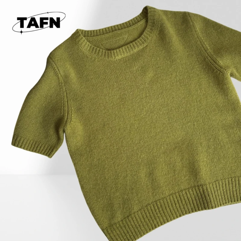 Sweater Short Sleeve Trendy Beautiful and Exquisite Premium Cashmere T-Shirt for Men – 2025 Retro Fashion for Casual Settings
Sweater Short Sleeve Trendy Beautiful and Exquisite Premium Cashmere T-Shirt for Men – 2025 Retro Fashion for Casual Settings