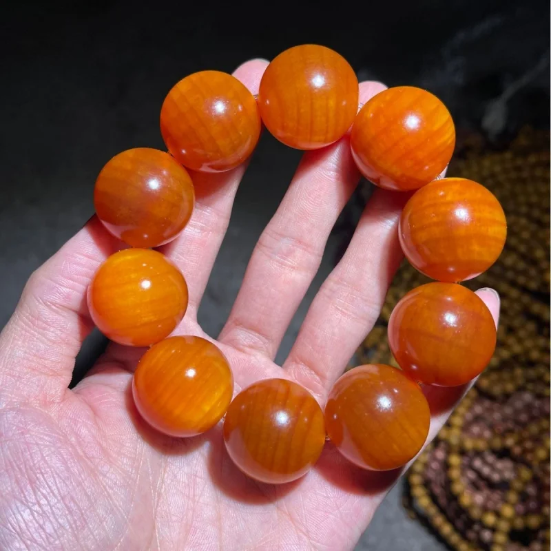 Amber wood 25mm, Northeast Changbai Mountain agarwood, fully translucent pine beads, 1-piece solidified bracelet, Buddh
Amber wood 25mm, Northeast Changbai Mountain agarwood, fully translucent pine beads, 1-piece solidified bracelet, Buddh