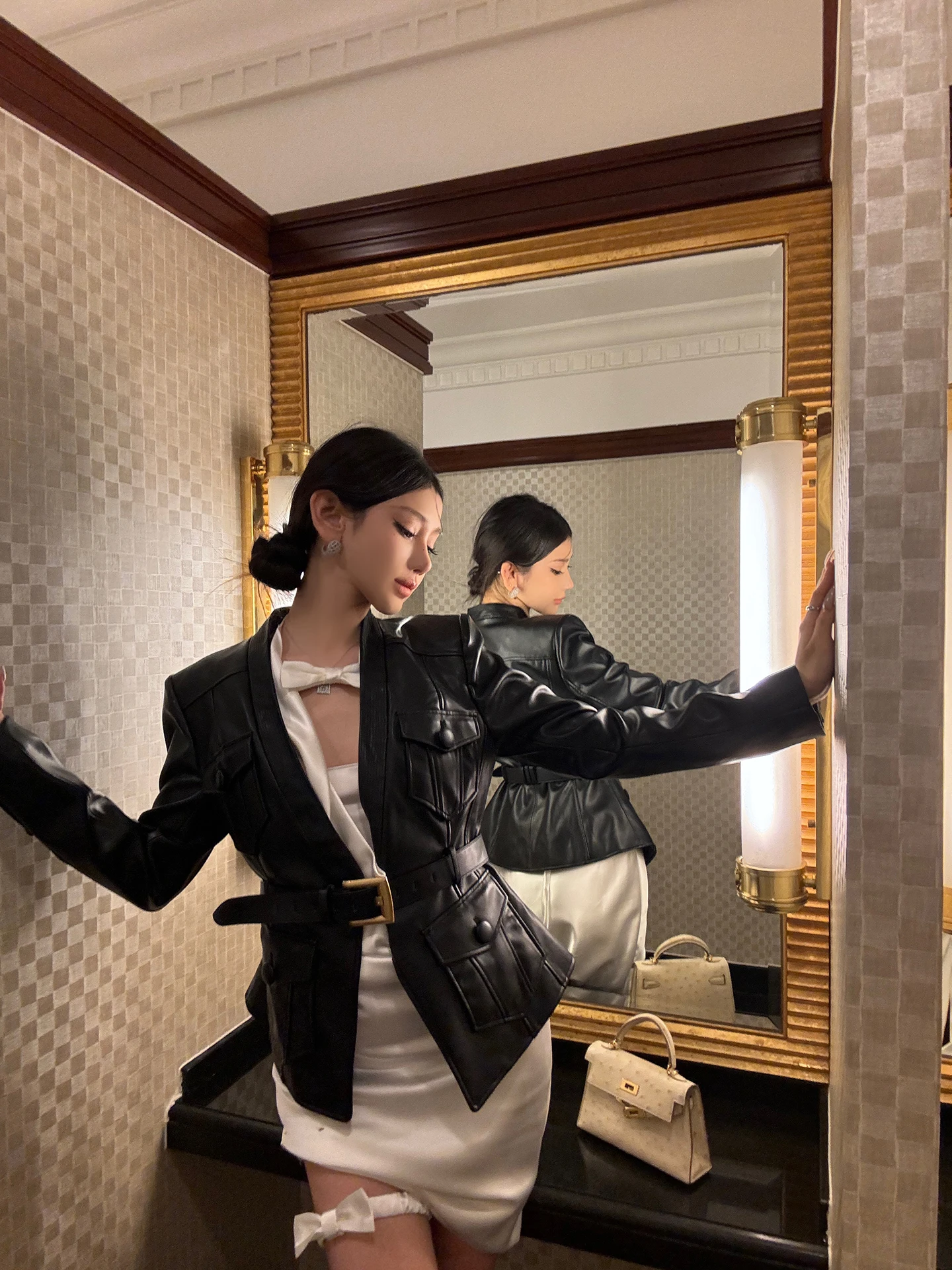 ChiclyNana2025 Модная кожаная куртка-пальто с металлическим поясом, приталенная, для женщин, с эффектом утяжки талии
ChiclyNana2025 Модная кожаная куртка-пальто с металлическим поясом, приталенная, для женщин, с эффектом утяжки талии