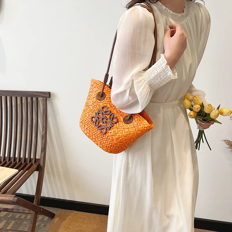 Women's Shoulder Bag Leather Crossbody Messenger, Famous Designer Handbags Classic Elegant Tote For Professional And Casual
Women's Shoulder Bag Leather Crossbody Messenger, Famous Designer Handbags Classic Elegant Tote For Professional And Casual