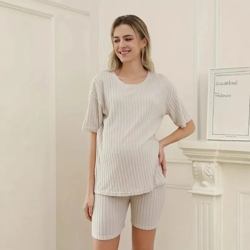 2026 Spring New Short Sleeve Shorts Loose Casual Pit Strip Knitted Home Clothes Pregnant Women's Wear
2026 Spring New Short Sleeve Shorts Loose Casual Pit Strip Knitted Home Clothes Pregnant Women's Wear