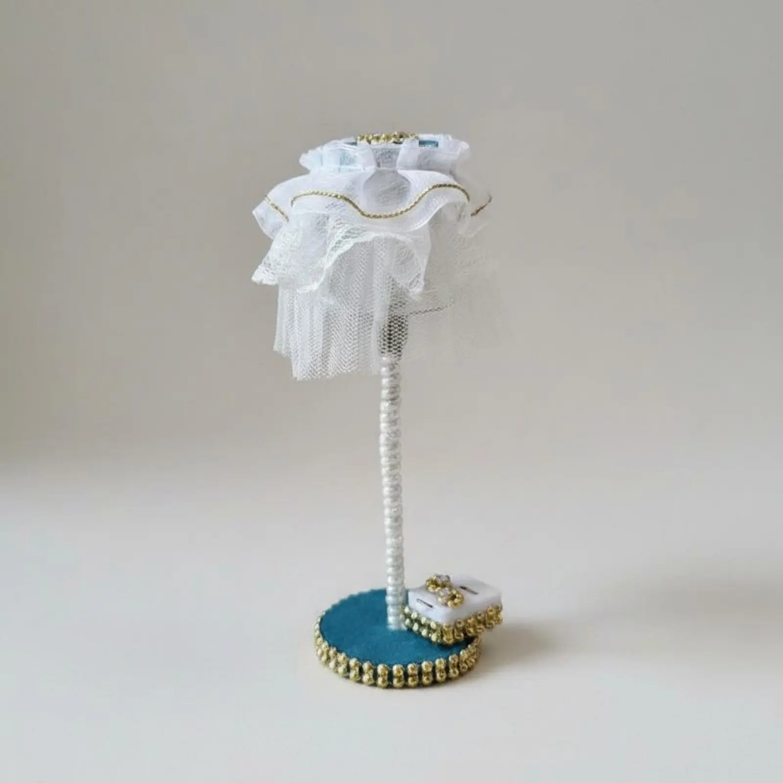 1:12 Scale Blue Sofa Sturdy Build Dollhouse Double Sofa Mini Floral Loveseat Realistic Details Miniature Furniture Ornate Trim
1:12 Scale Blue Sofa Sturdy Build Dollhouse Double Sofa Mini Floral Loveseat Realistic Details Miniature Furniture Ornate Trim
