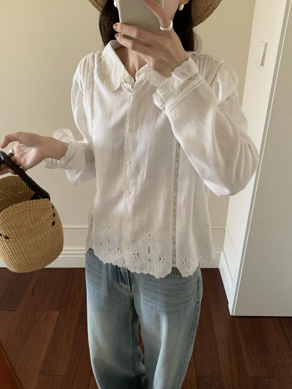Lilian Ele Embroidered Linen Sve Patchwork Lace Detailed irt Hollow out 3D Stitching Breathable Skin-Friendly Long S...
Lilian Ele Embroidered Linen Sve Patchwork Lace Detailed irt Hollow out 3D Stitching Breathable Skin-Friendly Long S...