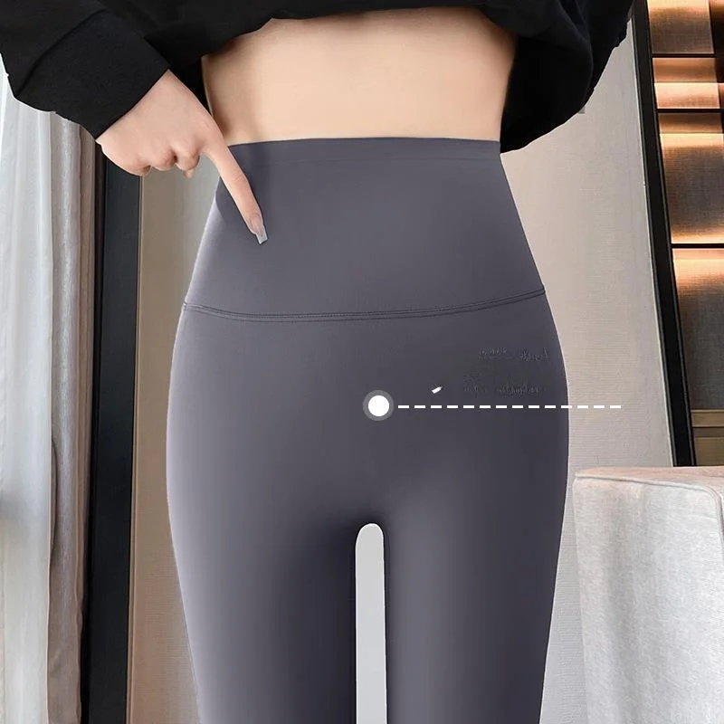 Женские леггинсы для йоги с высокой талией, весна-осень, тонкие, новая модель, облегающие, с эффектом подтяжки ягодиц, укороченные (7/8)
Женские леггинсы для йоги с высокой талией, весна-осень, тонкие, новая модель, облегающие, с эффектом подтяжки ягодиц, укороченные (7/8)