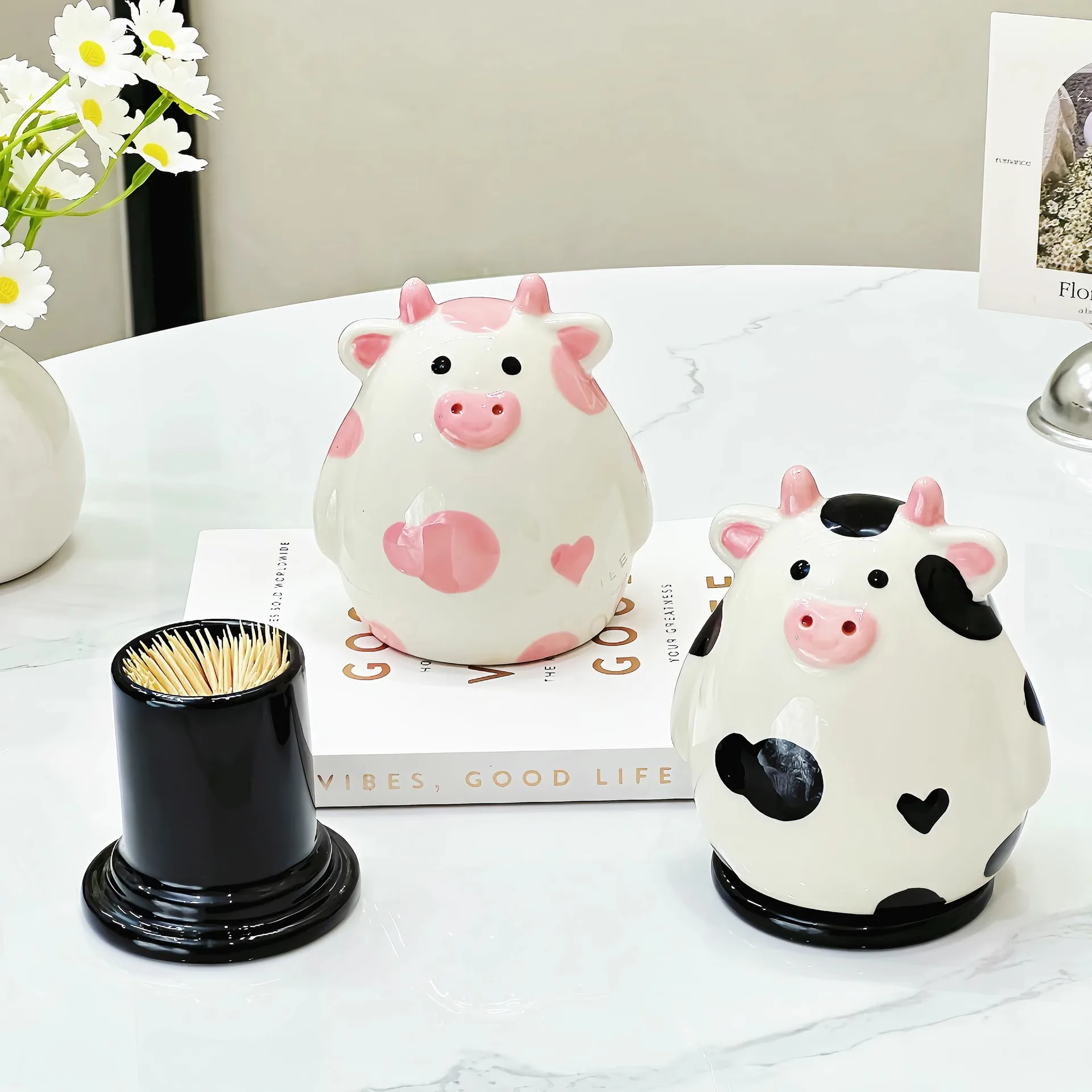 Держатель для зубочисток с изображением коровы, украшение для домашней гостиной, рабочего стола, зубочистка, ватный тампон, хранилище зубной нити
Держатель для зубочисток с изображением коровы, украшение для домашней гостиной, рабочего стола, зубочистка, ватный тампон, хранилище зубной нити