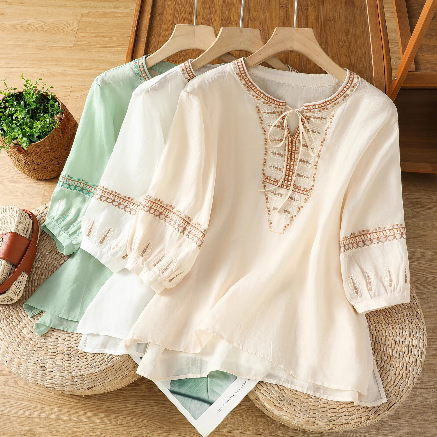 Elegant Embroidered Linen Shirt Women's Tie Neck Floral Top Breathable Summer Fashion Loose Fit Seven Sleeve Long Shirt
Elegant Embroidered Linen Shirt Women's Tie Neck Floral Top Breathable Summer Fashion Loose Fit Seven Sleeve Long Shirt