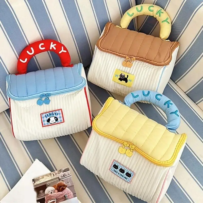 X90D Youthful Designs Cosmetic Makeup Bag Suitable For Students And Ladies
X90D Youthful Designs Cosmetic Makeup Bag Suitable For Students And Ladies