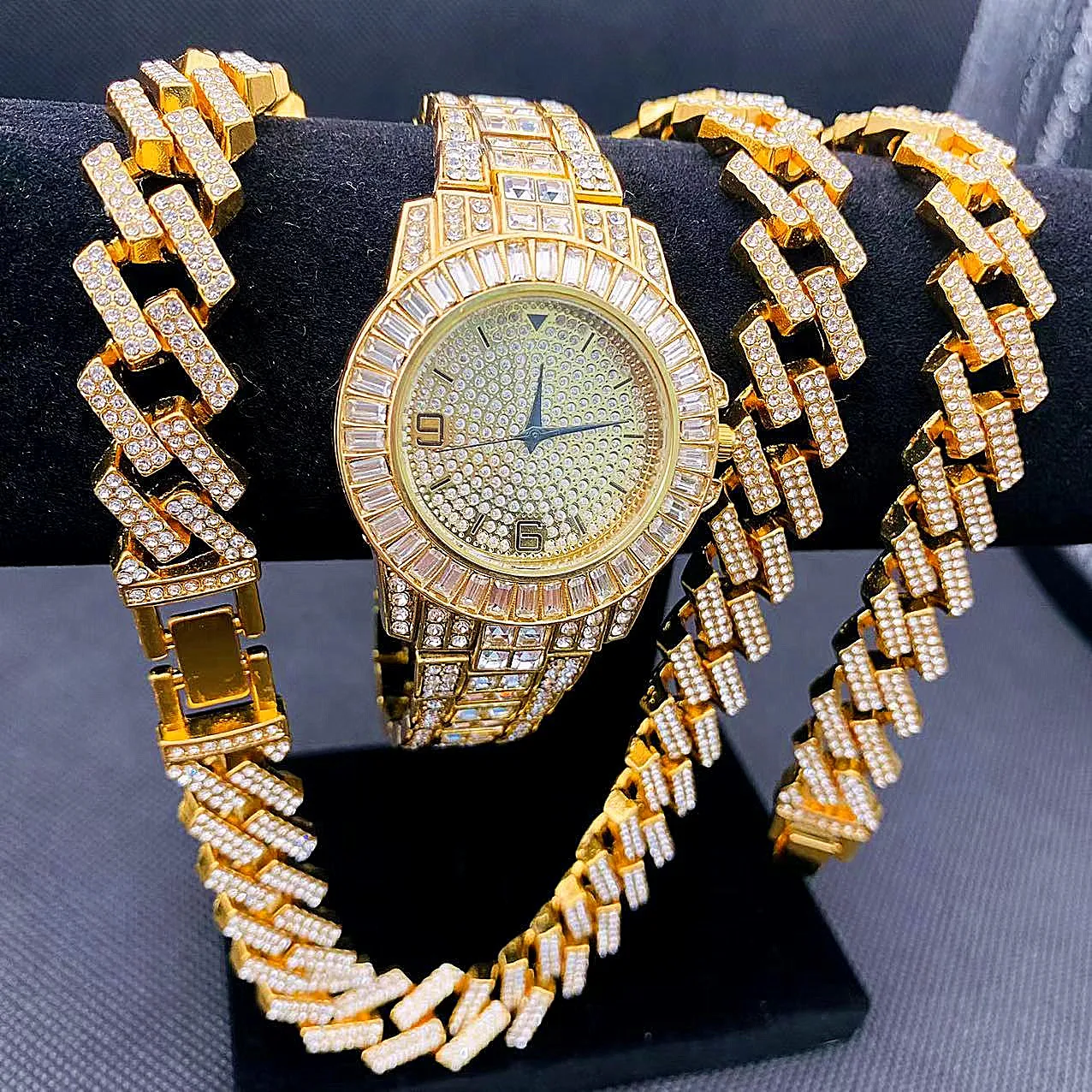 3PCS Hip Hop Jewelry Set Mens Women Iced Out Watch Necklaces Bracelet Bling Diamond Cuban Chains Choker Gold Wristwatch Gifts
3PCS Hip Hop Jewelry Set Mens Women Iced Out Watch Necklaces Bracelet Bling Diamond Cuban Chains Choker Gold Wristwatch Gifts