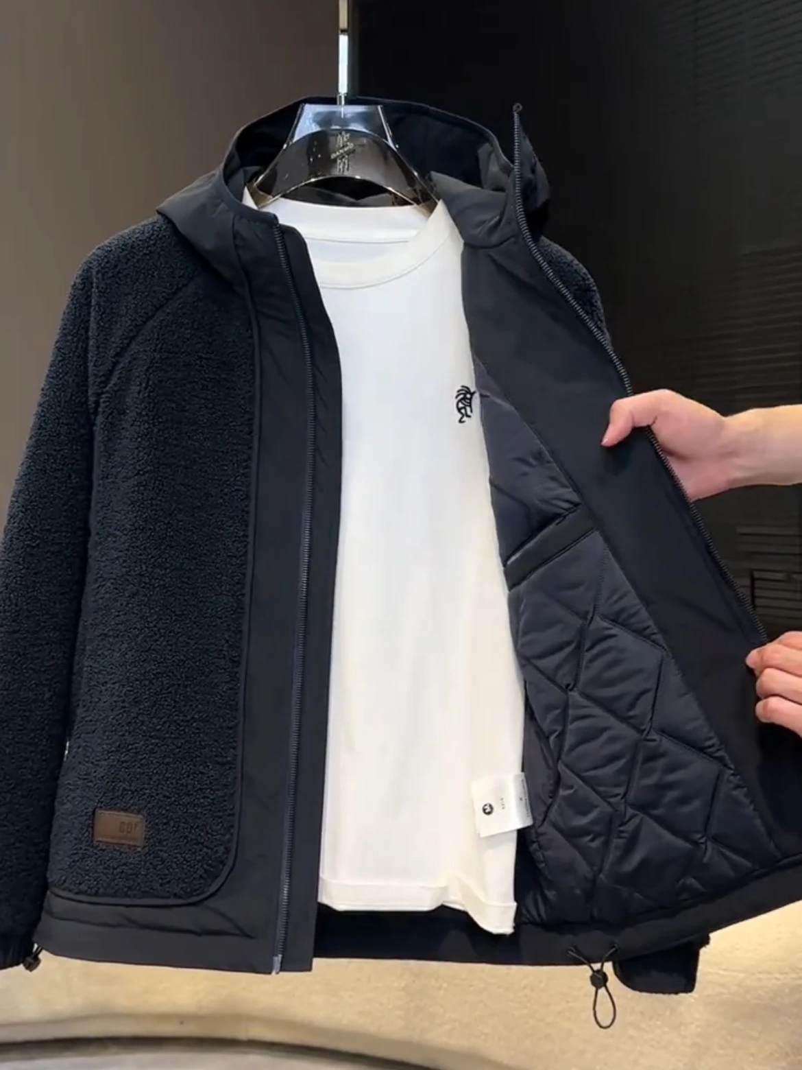 Men's Faionable Thiened Fce Lined Hooded Cotton Jaet Double Sided Velvet Warm Casual Outerwear Youth ular Sle
Men's Faionable Thiened Fce Lined Hooded Cotton Jaet Double Sided Velvet Warm Casual Outerwear Youth ular Sle