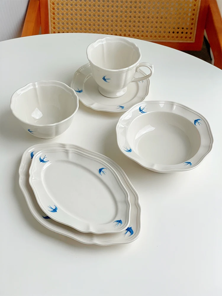 Japanese ceramic plate Retro dessert plate ins underglaze color Swallow ceramic tableware display 6 "home afternoon saucer
Japanese ceramic plate Retro dessert plate ins underglaze color Swallow ceramic tableware display 6 "home afternoon saucer