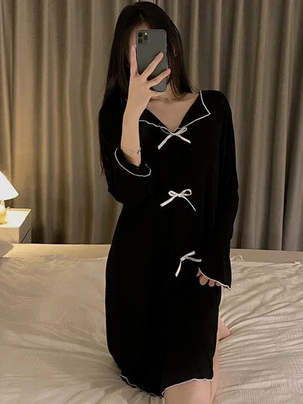 plus Size Comfortable Long Sleeve V-Neck Sleepwear for plus Size Women Autumn New Style Loose Fit Home Clothes Retro Style
plus Size Comfortable Long Sleeve V-Neck Sleepwear for plus Size Women Autumn New Style Loose Fit Home Clothes Retro Style