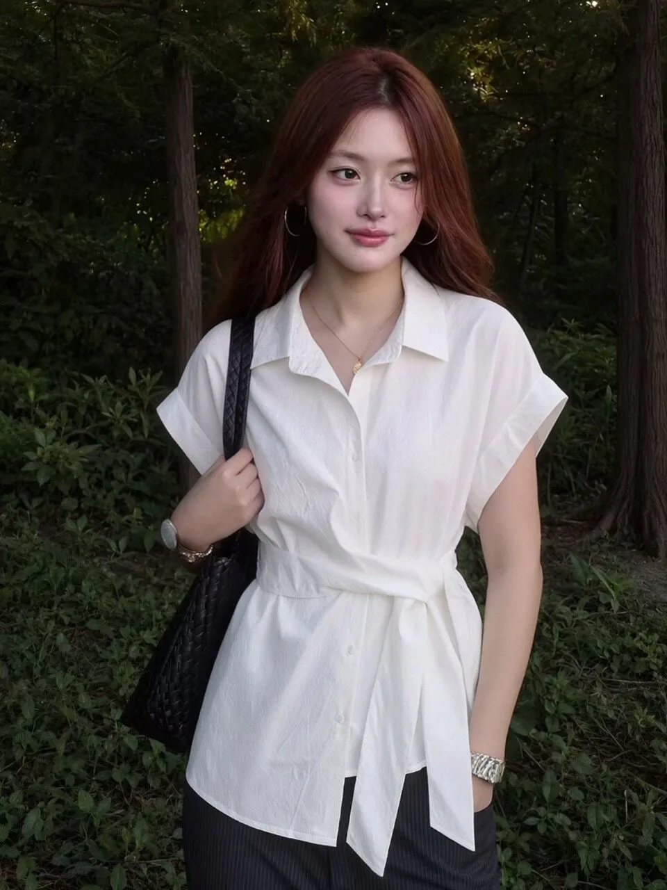 White Short Sleeve Shirt Women's Summer Design Sense Small Audience Waist Binding Bandeau Top Commute Style Korean Version
White Short Sleeve Shirt Women's Summer Design Sense Small Audience Waist Binding Bandeau Top Commute Style Korean Version