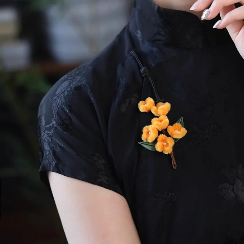 Autumn Winter Osmanthus Brooch High End Exquisite Stylish Chinese Retro Chic Niche Design Forest Corsage Pin Elegant Accessory
Autumn Winter Osmanthus Brooch High End Exquisite Stylish Chinese Retro Chic Niche Design Forest Corsage Pin Elegant Accessory