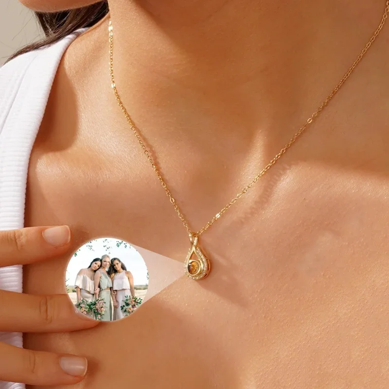 DHQH Customized Photo Projection Necklace with Photo Gold and Silver Commemorative Projection Necklace Birthday Gift for Her
DHQH Customized Photo Projection Necklace with Photo Gold and Silver Commemorative Projection Necklace Birthday Gift for Her