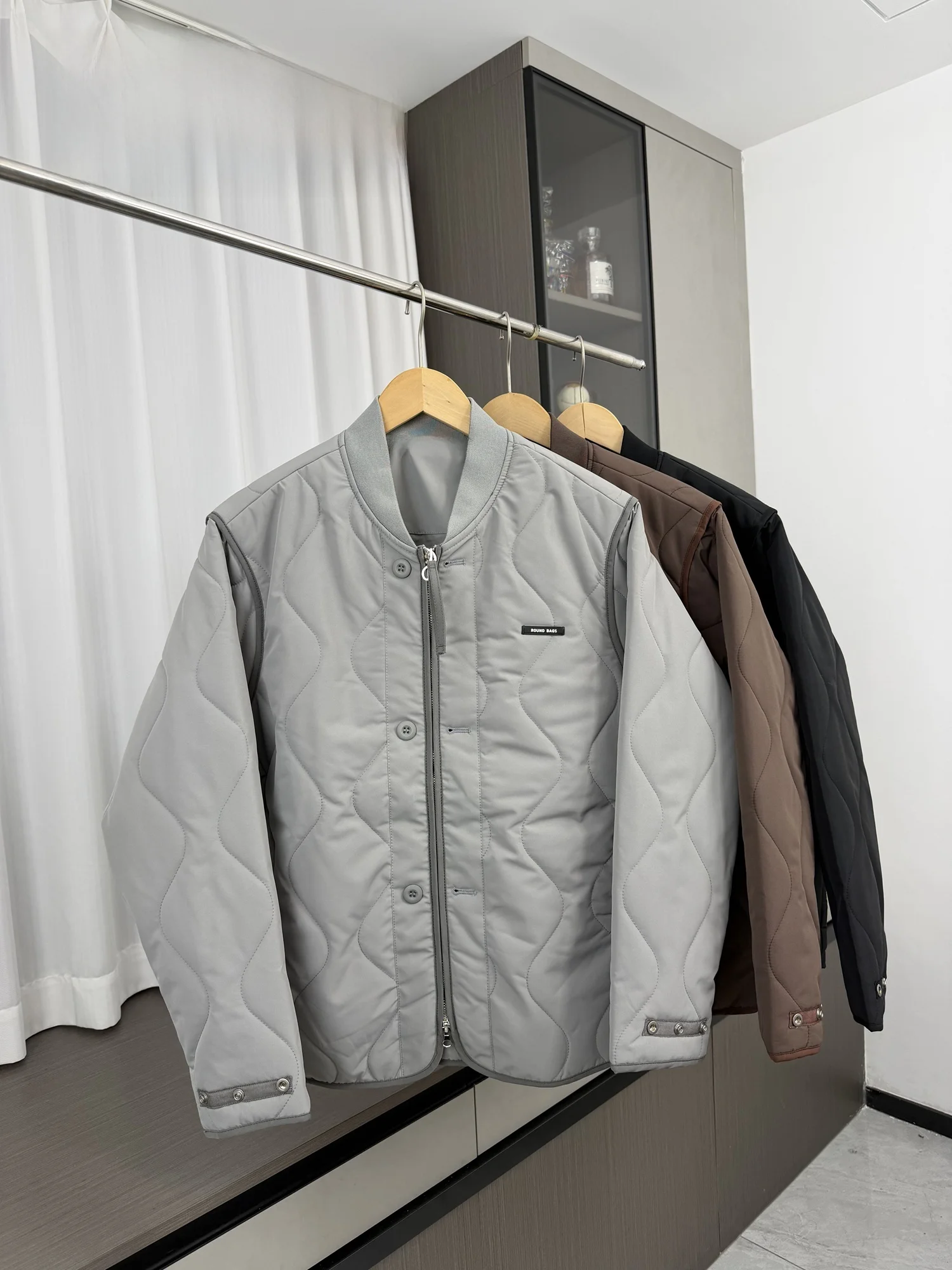 Мужская утепленная зимняя хлопковая куртка в японском ретро-стиле с воротником-бомбером, узором «Тыква», теплая, ветрозащитная, водоотталкивающая, повседневная
Мужская утепленная зимняя хлопковая куртка в японском ретро-стиле с воротником-бомбером, узором «Тыква», теплая, ветрозащитная, водоотталкивающая, повседневная