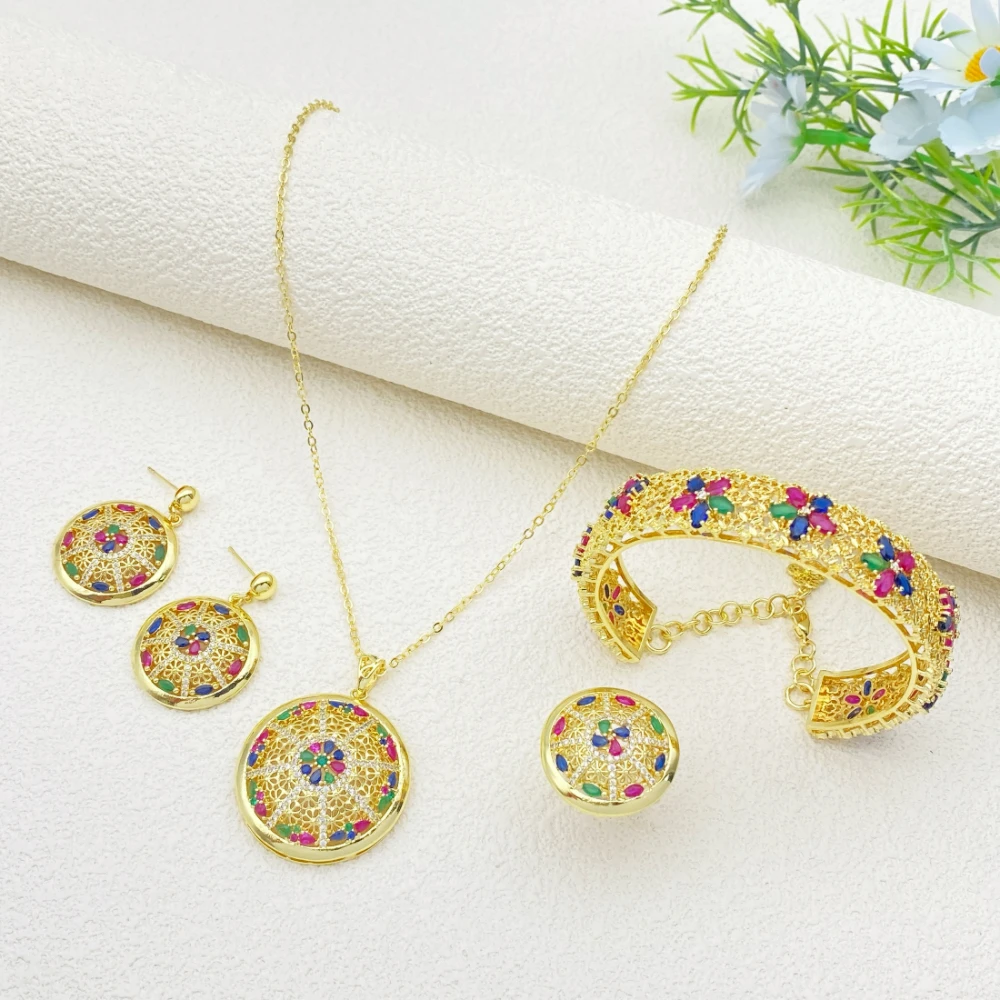 Комплект ювелирных изделий с цирконием Flora для повседневной вечеринки, позолоченный медный женский браслет, кольцо, ожерелье, серьги, нигерийские стильные аксессуары
Комплект ювелирных изделий с цирконием Flora для повседневной вечеринки, позолоченный медный женский браслет, кольцо, ожерелье, серьги, нигерийские стильные аксессуары