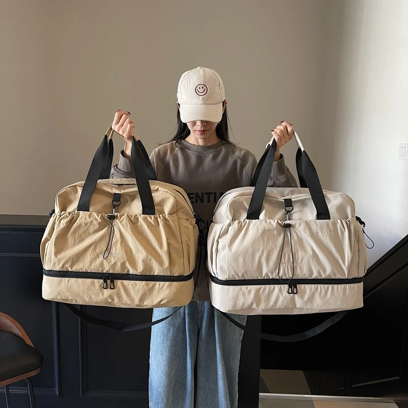 Large Travel Bag Spacious Lightweight Durable with Adjustable Strap Multi Pockets Women Carry On Luggage for Travel Commute
Large Travel Bag Spacious Lightweight Durable with Adjustable Strap Multi Pockets Women Carry On Luggage for Travel Commute