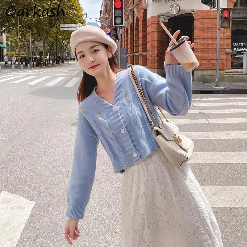 Укороченный кардиган женский милый дизайн с вышивкой в консервативном стиле нежный милый весенний праздник свидание вязаный Mujer универсальный для отдыха в стиле ретро 
Укороченный кардиган женский милый дизайн с вышивкой в консервативном стиле нежный милый весенний праздник свидание вязаный Mujer универсальный для отдыха в стиле ретро