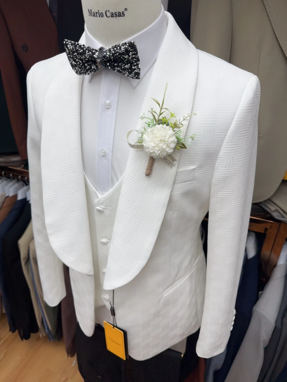 White Fully Jacquard Suit Set 3 Pieces For Men Wedding Groom Sets Handsome Elegant Shawl Lapel Men's Suits Party Tuxedo S-3XL
White Fully Jacquard Suit Set 3 Pieces For Men Wedding Groom Sets Handsome Elegant Shawl Lapel Men's Suits Party Tuxedo S-3XL