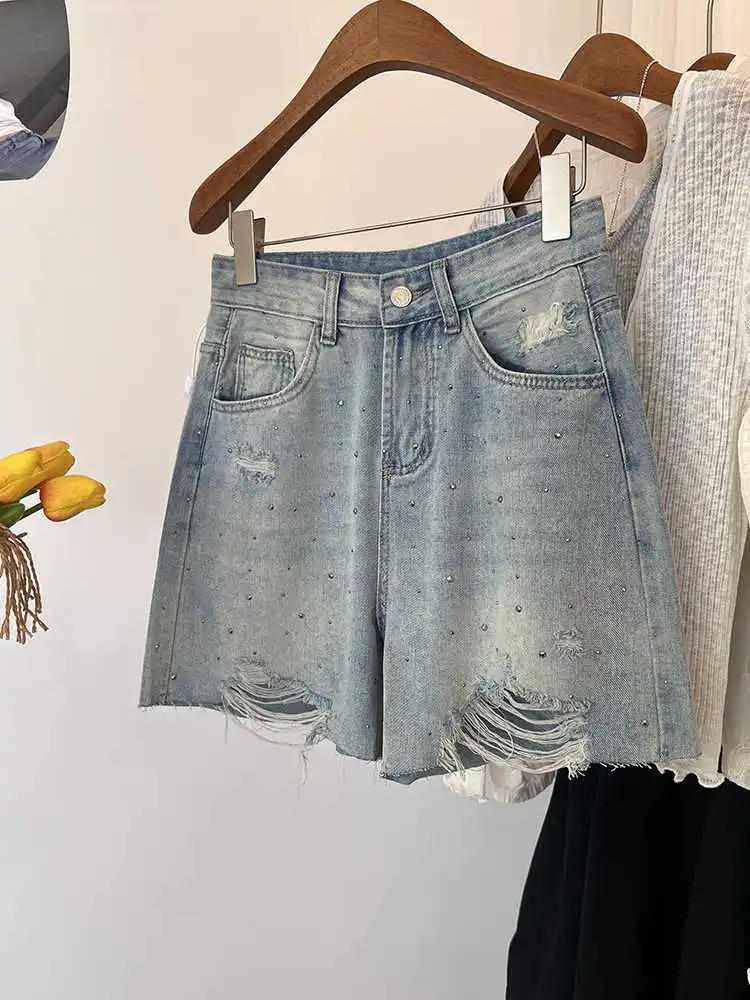 Women Rhinestone Denim Shorts Summer High Waist Zipper Shiny Blue shorts American Casual Fashion Female Ripped Short Jeans
Women Rhinestone Denim Shorts Summer High Waist Zipper Shiny Blue shorts American Casual Fashion Female Ripped Short Jeans