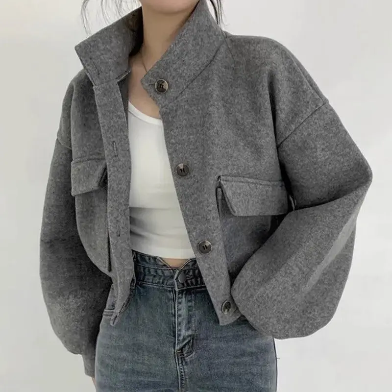 Korean Autumn/Winter Women's Woolen Jacket Retro Stand Neck Single Breasted Loose Casual Versatile Long Sleeve Short Coat z2511
Korean Autumn/Winter Women's Woolen Jacket Retro Stand Neck Single Breasted Loose Casual Versatile Long Sleeve Short Coat z2511