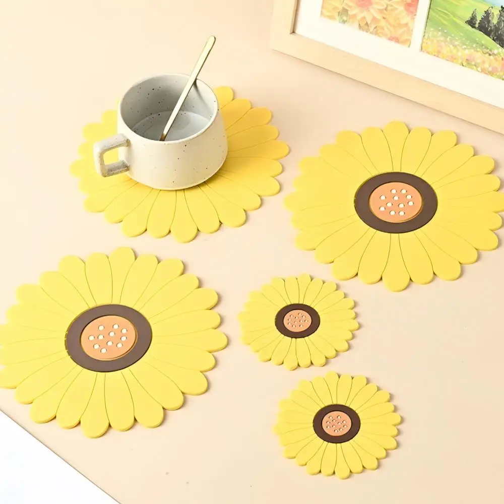 Cute Sunflower Silicone Cup Mat Heat Resistant Drink Coaster Non-Slip Washable Table Pad Kitchen Bar Decor Accessories
Cute Sunflower Silicone Cup Mat Heat Resistant Drink Coaster Non-Slip Washable Table Pad Kitchen Bar Decor Accessories