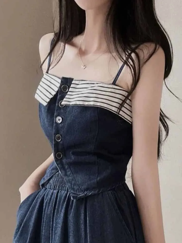 Fashionable Denim Set Women's Summer Outerwear Short Loose Casual Pants Two-Piece Suit Casual Wear Button-Up Top Strap Design
Fashionable Denim Set Women's Summer Outerwear Short Loose Casual Pants Two-Piece Suit Casual Wear Button-Up Top Strap Design