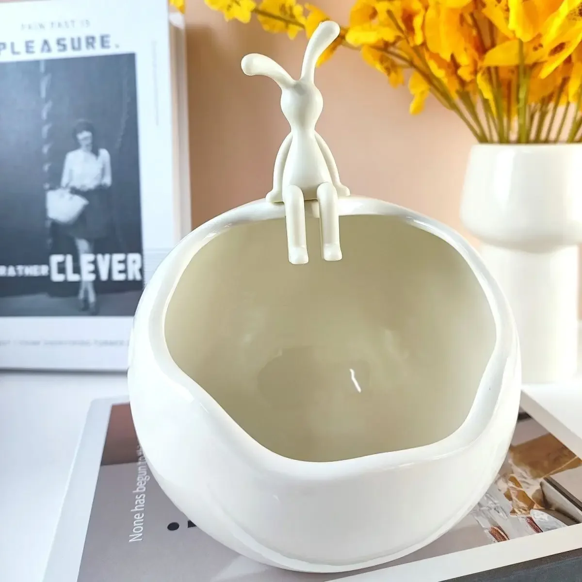 Ins Nordic Milk White Rabbit Key Tray Figurines Ceramic Home Decoration for Living Room Bedroom Decor Ornament Animal Statues
Ins Nordic Milk White Rabbit Key Tray Figurines Ceramic Home Decoration for Living Room Bedroom Decor Ornament Animal Statues