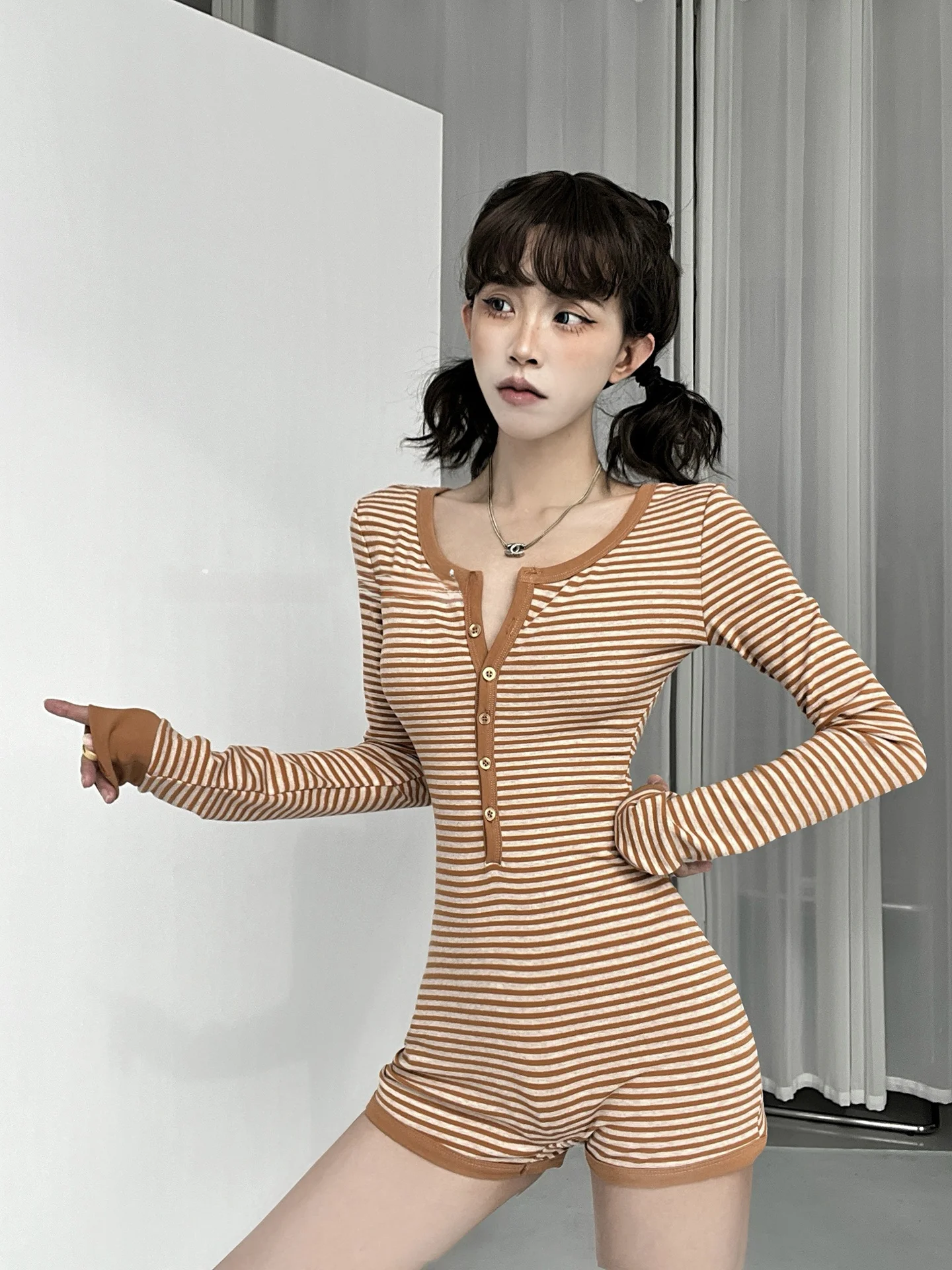 Slimming V-Neck Henry Collar Onesie Set Home Series Women's Base Layer Top with Stripe Pattern Long Sleeve T-Shirt Underwear
Slimming V-Neck Henry Collar Onesie Set Home Series Women's Base Layer Top with Stripe Pattern Long Sleeve T-Shirt Underwear