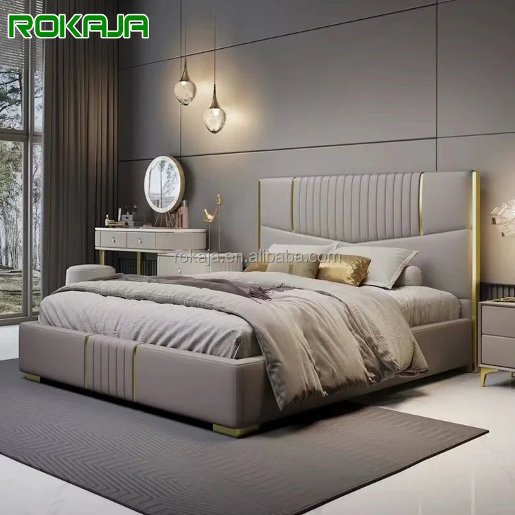 Italian Master Bedroom Double Bed Set New High Bedhead Leather Queen Bed Luxury Gold Stainless Steel Trim Hotel King Size Bed
Italian Master Bedroom Double Bed Set New High Bedhead Leather Queen Bed Luxury Gold Stainless Steel Trim Hotel King Size Bed