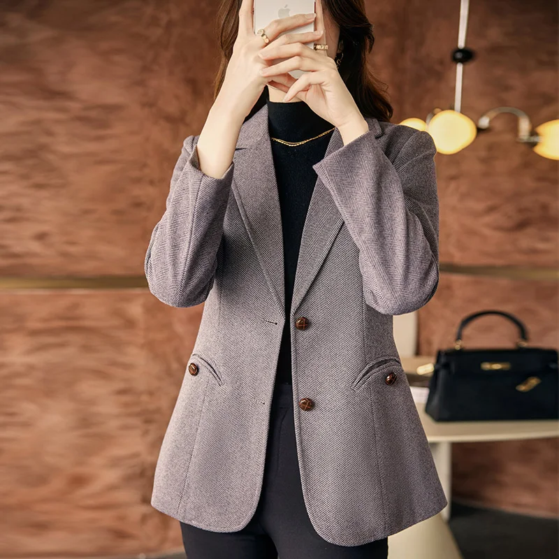 Temperament Professional Women's Suit Jacket Autumn and Winter New High-end Sense Blazer Coat Long-sleeved Office Lady Suit Top
Temperament Professional Women's Suit Jacket Autumn and Winter New High-end Sense Blazer Coat Long-sleeved Office Lady Suit Top