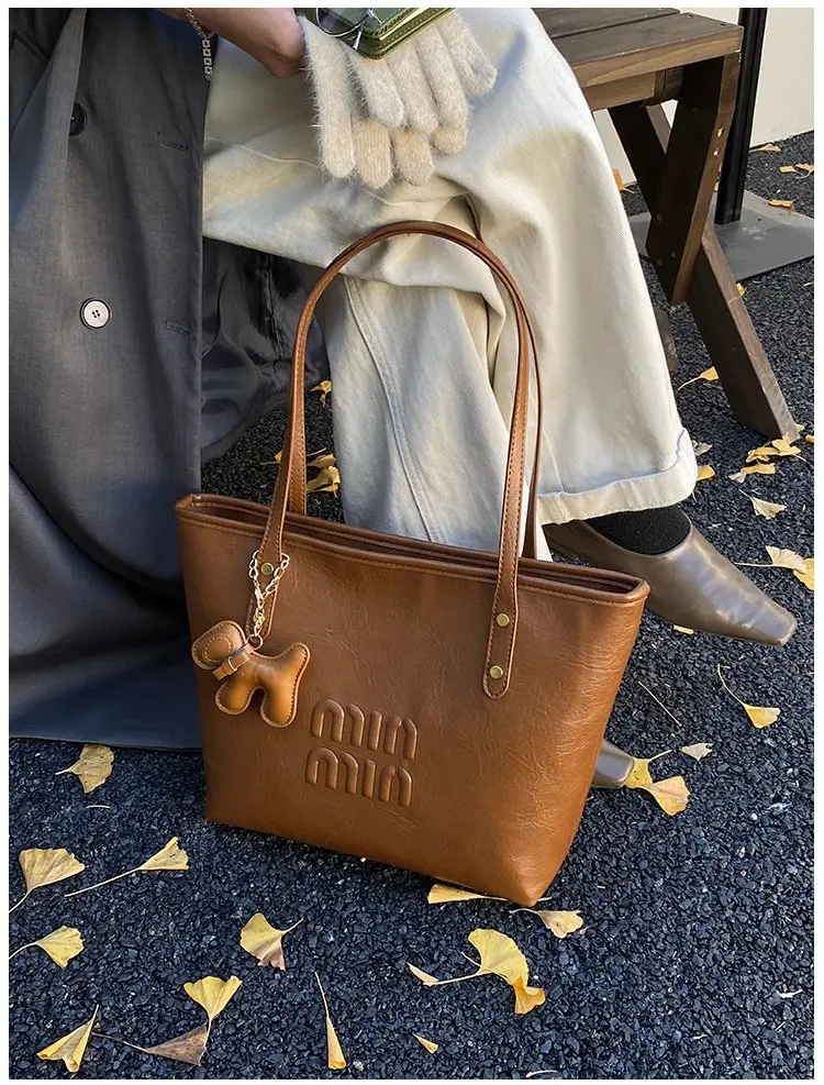 2026 New High-end Retro Soft Leather Tote Bag Large-capacity Daily Commuter Bag Women's Handbag Casual Shoulder Bag
2026 New High-end Retro Soft Leather Tote Bag Large-capacity Daily Commuter Bag Women's Handbag Casual Shoulder Bag