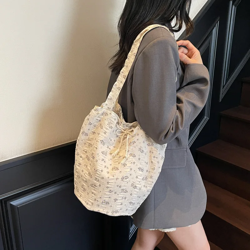Женская парусиновая сумка через плечо, нейлоновые сумки для женщин, 2025 год, большая студенческая хлопковая ткань, сумки для покупок, сумки для книг, тканевые сумки для девочек Bolsas 
Женская парусиновая сумка через плечо, нейлоновые сумки для женщин, 2025 год, большая студенческая хлопковая ткань, сумки для покупок, сумки для книг, тканевые сумки для девочек Bolsas