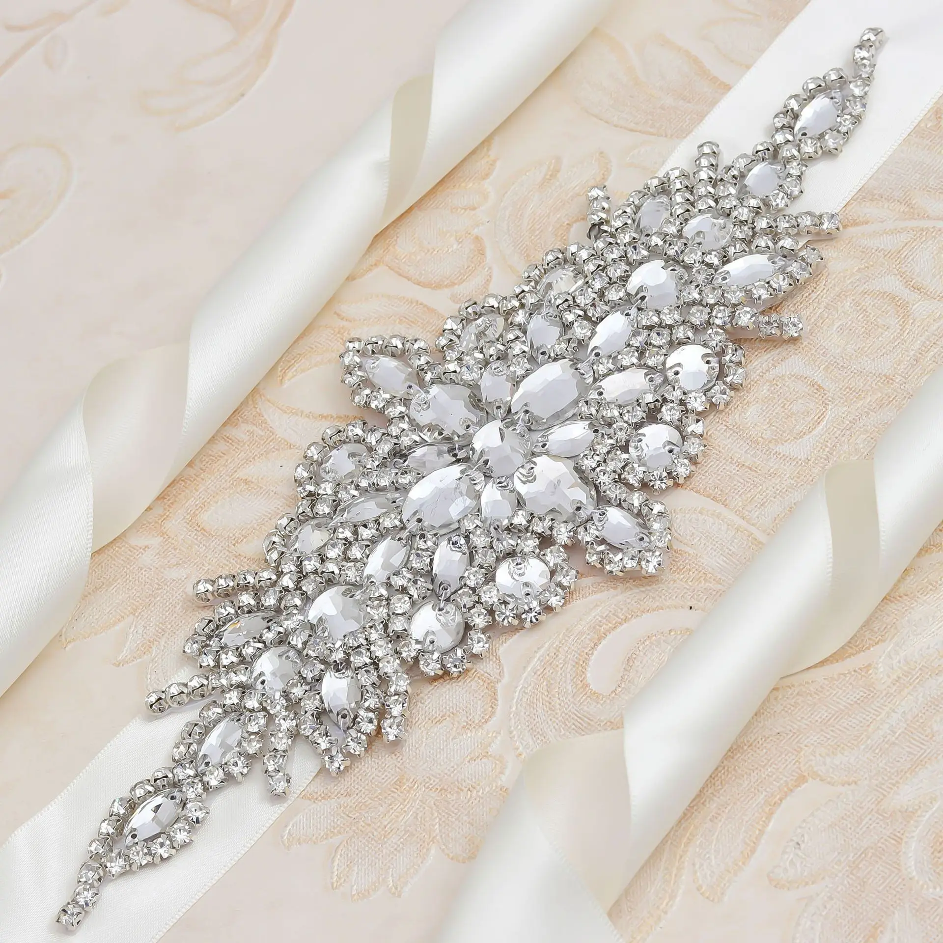 Luxury European-Style Rhinestone & Crystal Bridal Waist Cincher for Wedding Dresses, Fashion Embellished Waist Accessories
Luxury European-Style Rhinestone & Crystal Bridal Waist Cincher for Wedding Dresses, Fashion Embellished Waist Accessories