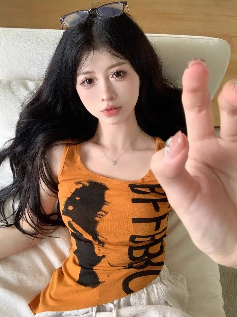 Printed Short Vest with Camisole, Women's Summer American Style Spicy Girl Looks Thin, Irregular Sleeveless Top Female Clothing
Printed Short Vest with Camisole, Women's Summer American Style Spicy Girl Looks Thin, Irregular Sleeveless Top Female Clothing