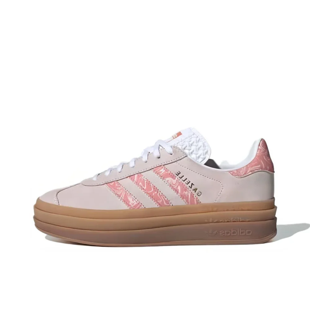 Adidas Originals Gazelle Bold женские розовые коричневые модные повседневные противоскользящие немецкие тренировочные туфли для увеличения роста ID3739
Adidas Originals Gazelle Bold женские розовые коричневые модные повседневные противоскользящие немецкие тренировочные туфли для увеличения роста ID3739