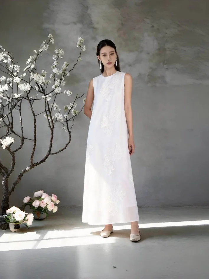 Elegant Summer New Style Women's Long Sleeveless Embroidered Acetate Linen Vest Dress Slimming A-Line Skirt Commute City Casual
Elegant Summer New Style Women's Long Sleeveless Embroidered Acetate Linen Vest Dress Slimming A-Line Skirt Commute City Casual