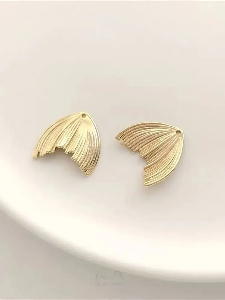 14K Gold-Color Three-dimensional Fishtail Pendant Handmade Pendant DIY Earrings Bracelet Handmade Accessories Jewelry Charm
14K Gold-Color Three-dimensional Fishtail Pendant Handmade Pendant DIY Earrings Bracelet Handmade Accessories Jewelry Charm